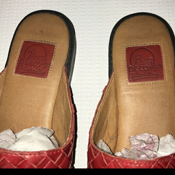 Decoys by Auditions Red Leather Sandals - Picture 4 of 7